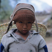 Népal, jeune Gurung de la vallée de la Kali Gandaky. Photo GMHM