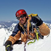 Nouvelle Zlande, Mont Aspiring 3003m, Antoine Cayrol arrivant au sommet. Photo : Francois Bernard