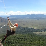 Escalade de la voie Misterioso Akopan, Amazonie Vnzula